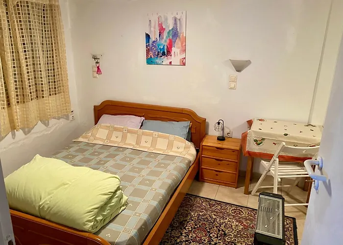 20 Mins From City Centre, Rural House