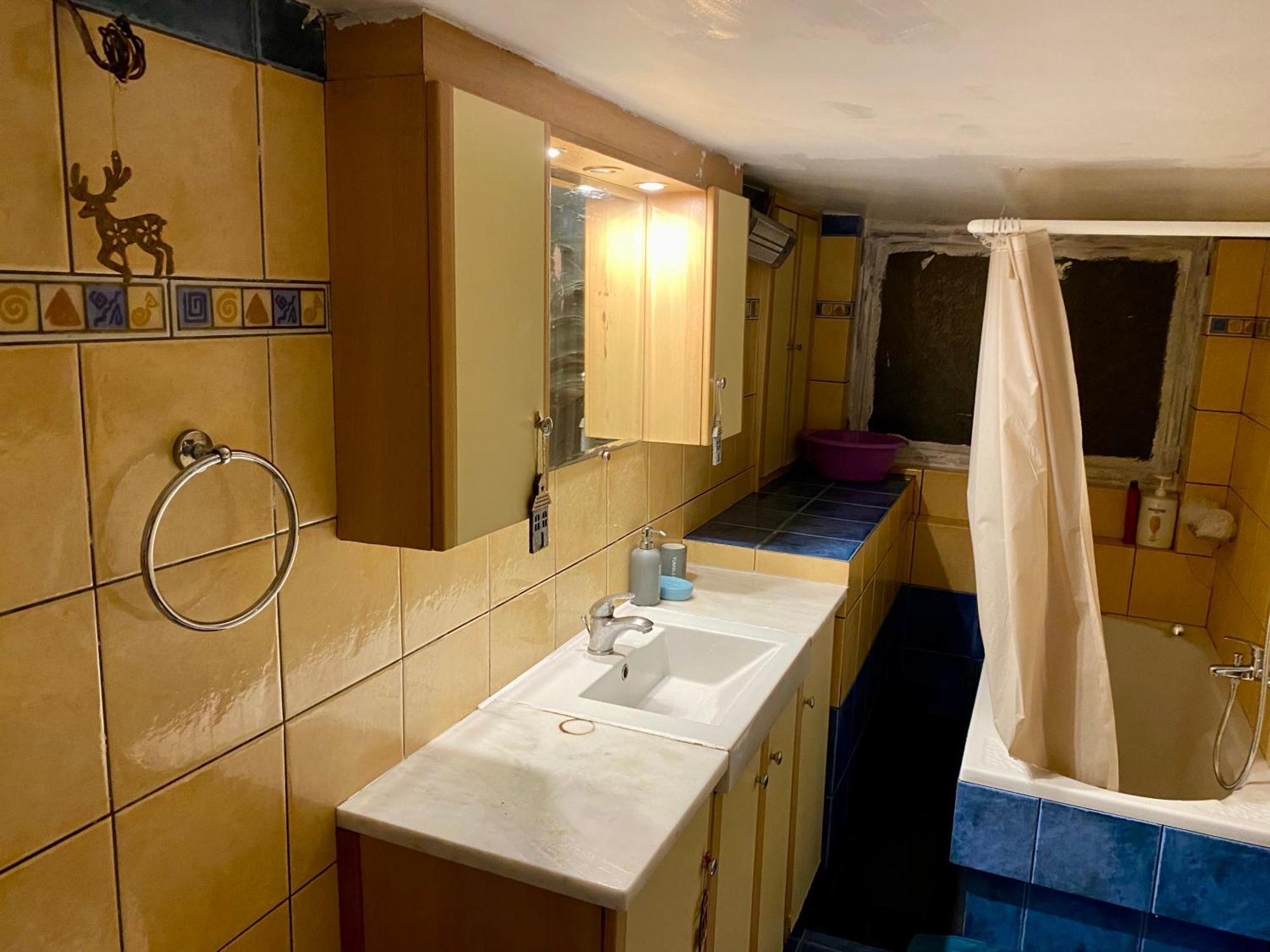 Holiday home 20 Mins From Centre, Rural House Athens