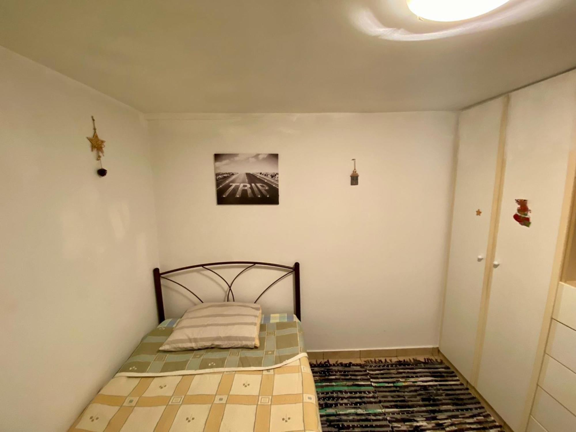 20 Mins From Centre, Rural House *