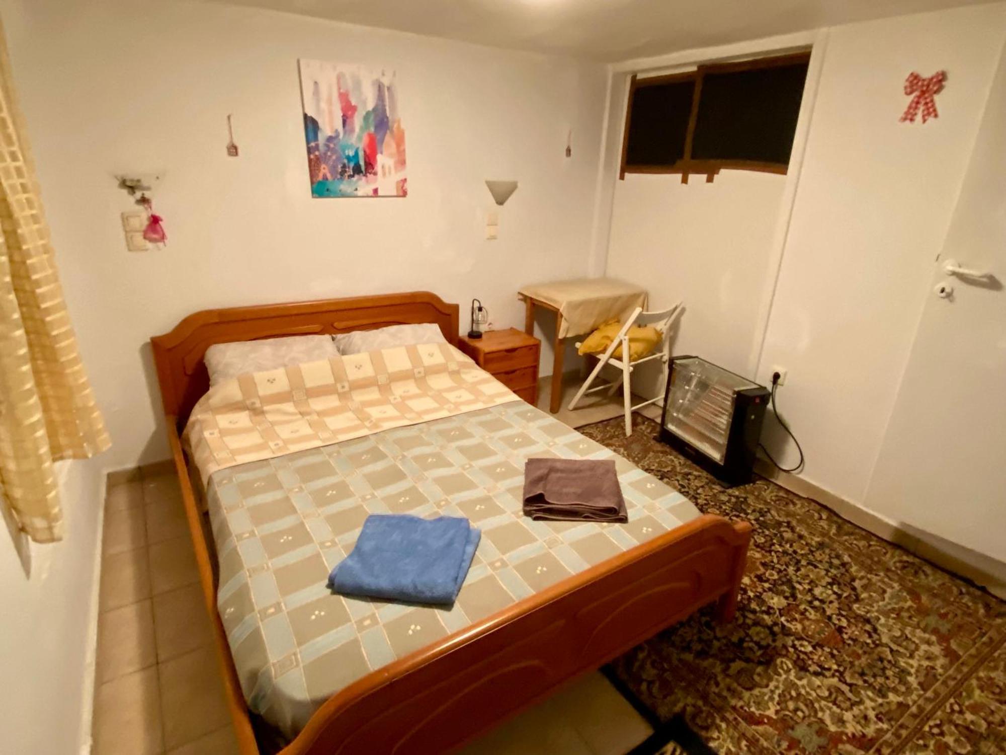 Holiday home 20 Mins From Centre, Rural House Athens