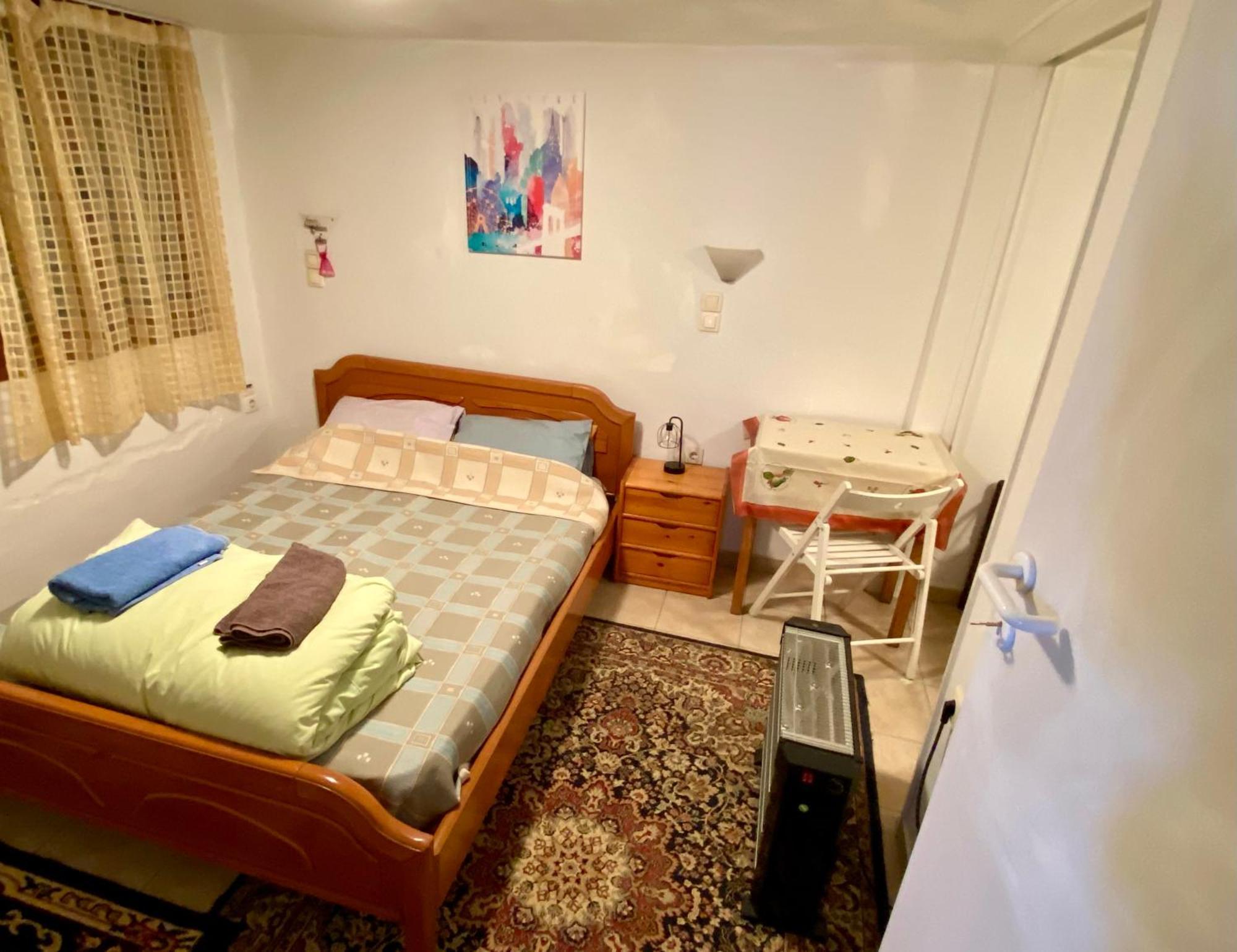 Holiday home 20 Mins From Centre, Rural House Athens
