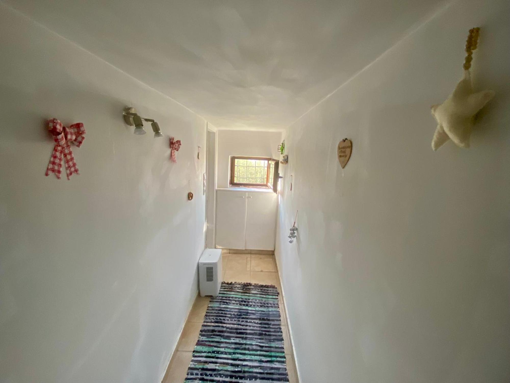 20 Mins From Centre, Rural House *